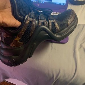 100% Authentic Lv Archlight sneakers New